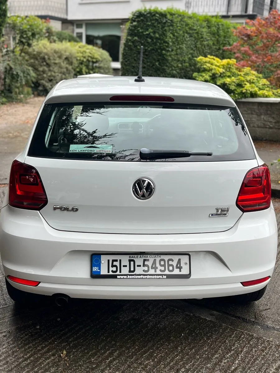 2015 Automatic Volkswagen Polo - Image 4