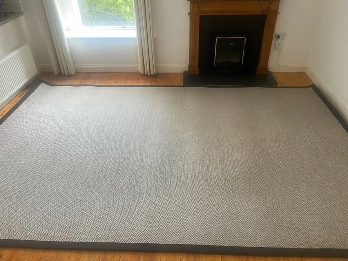Herringbone style rug - Image 2