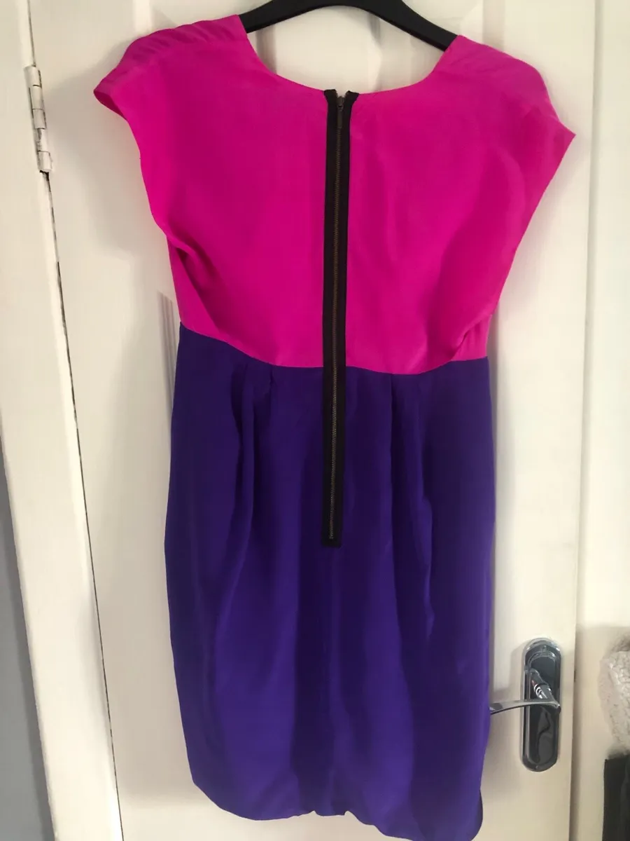 Ladies stunning dress with pockets size 10 €15 - Image 2