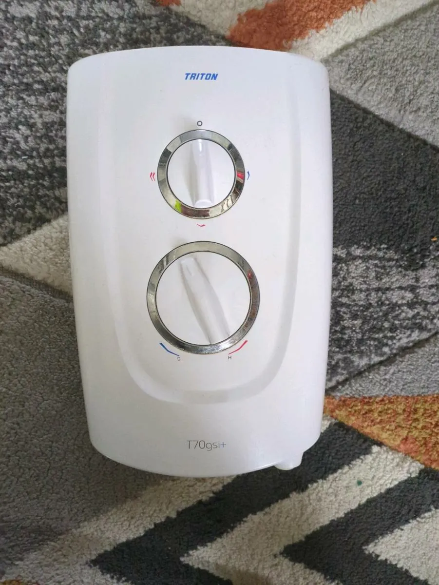 Electric shower - Image 1