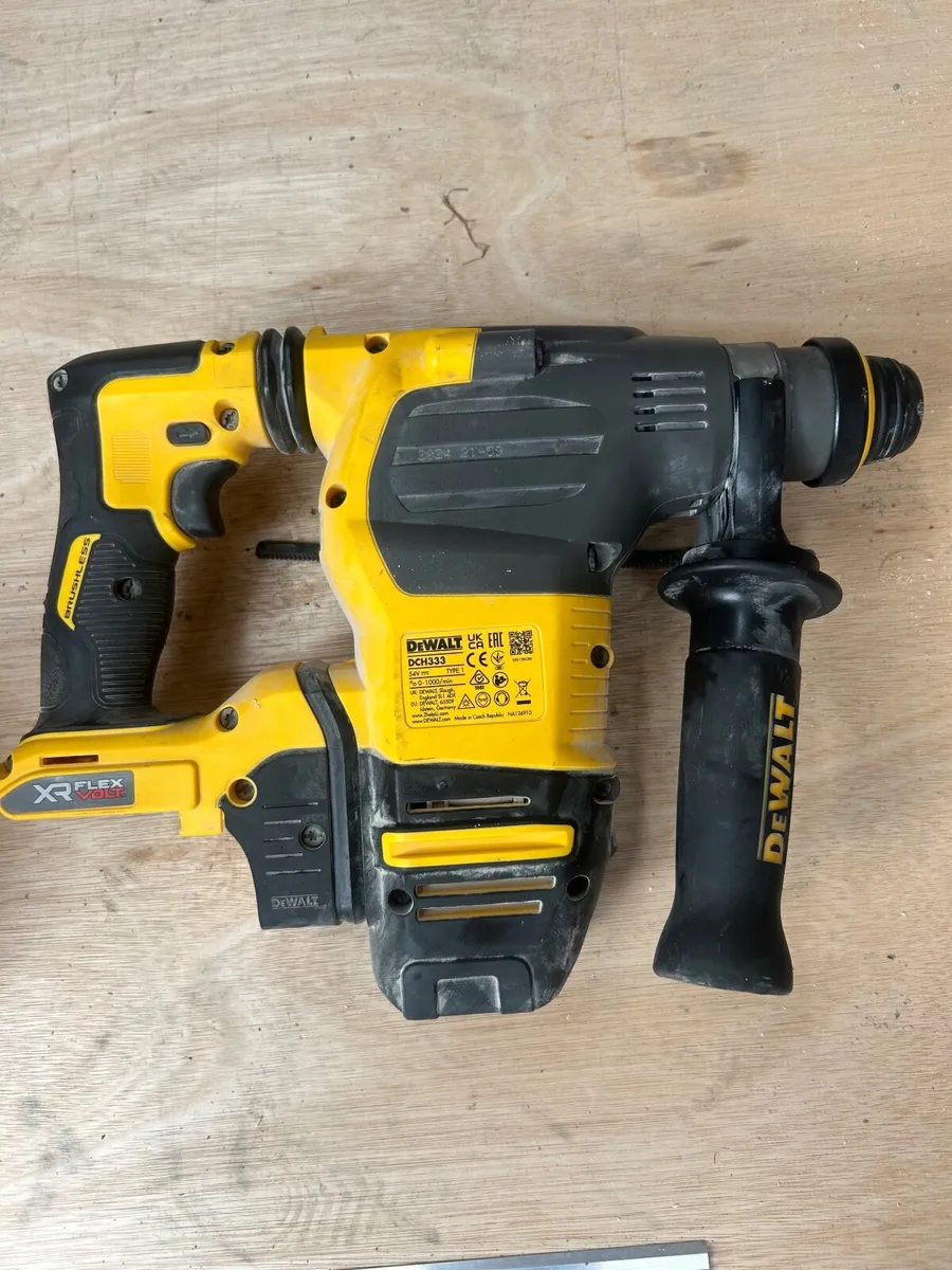 Dewalt 54v FlexVolt SDS plus Rotary Hammer Drill - Image 3
