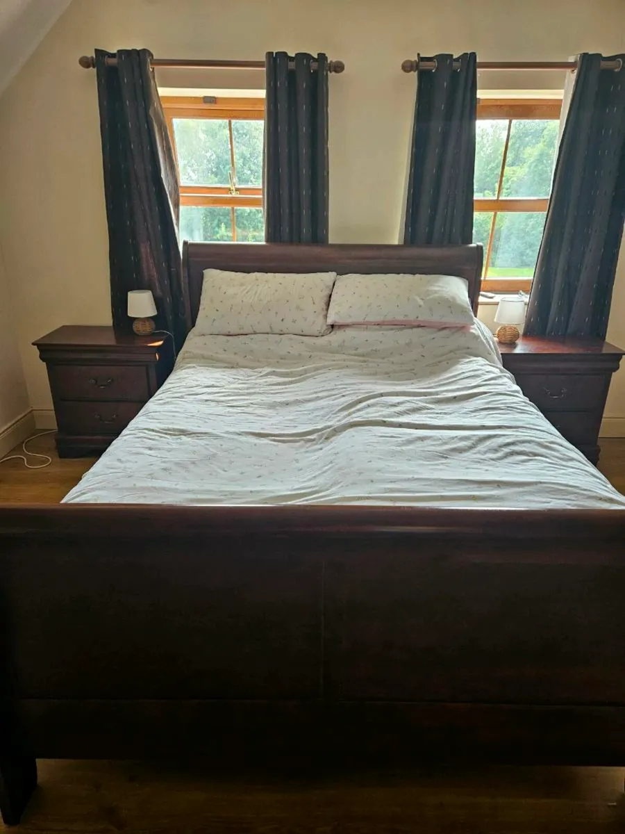 Bedroom furniture - Image 1