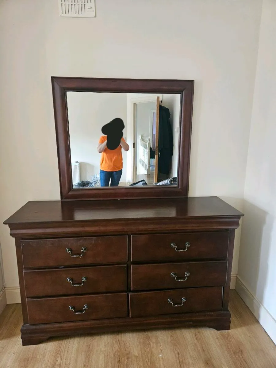 Bedroom furniture - Image 2