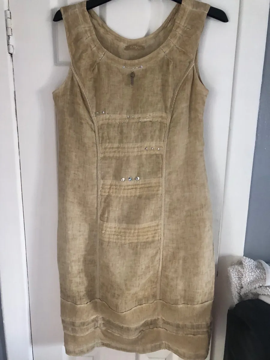 Ladies stunning dress size 10 €15 - Image 1