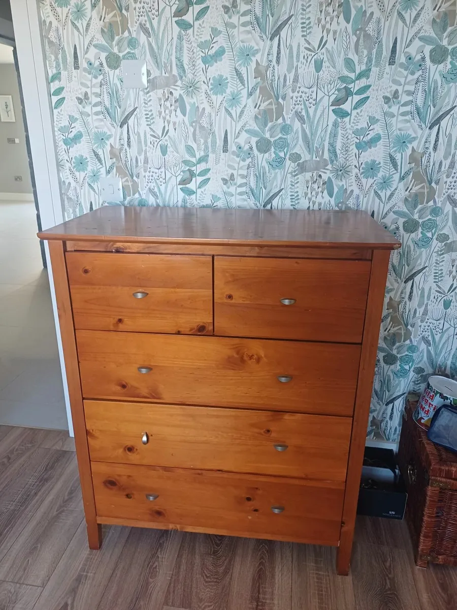 bed drawers and lockers - Image 4