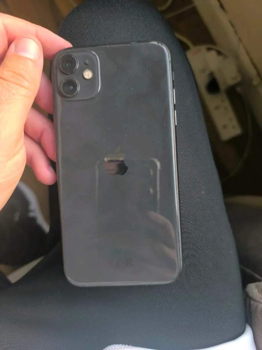 iPhone 11 - Image 3