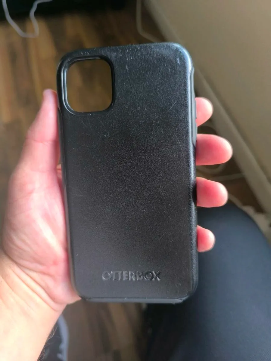 iPhone 11 - Image 4