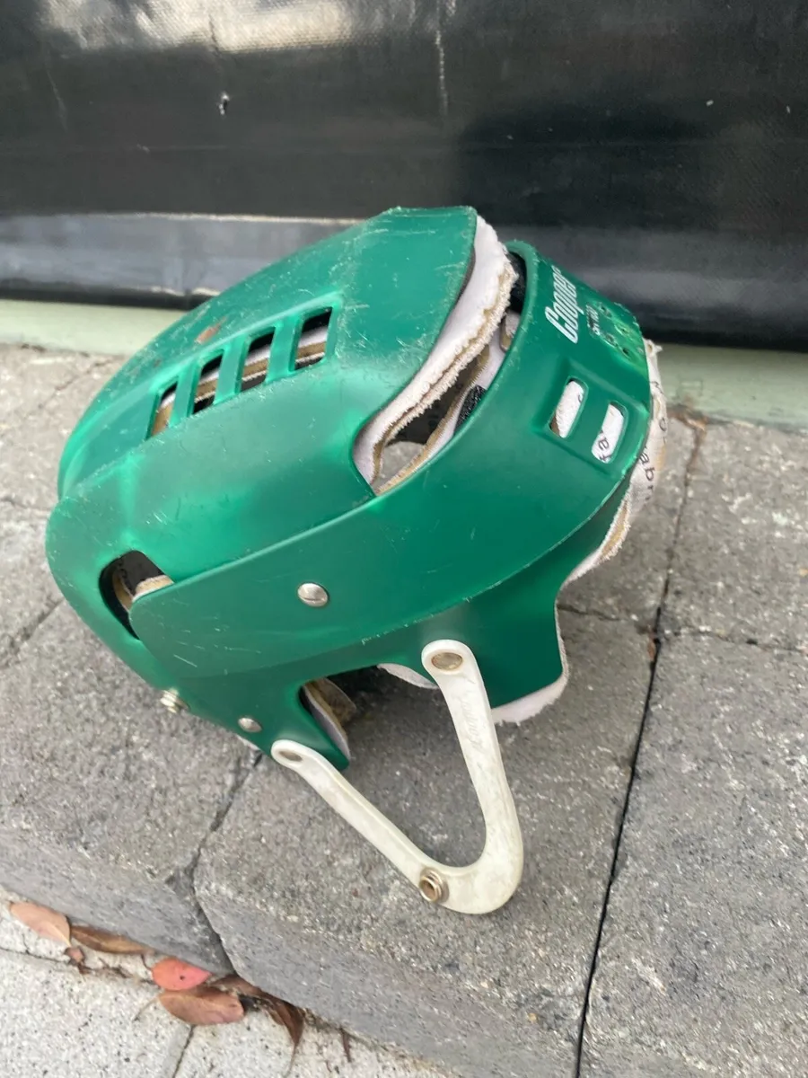 Green cooper hurling helmet - Image 3