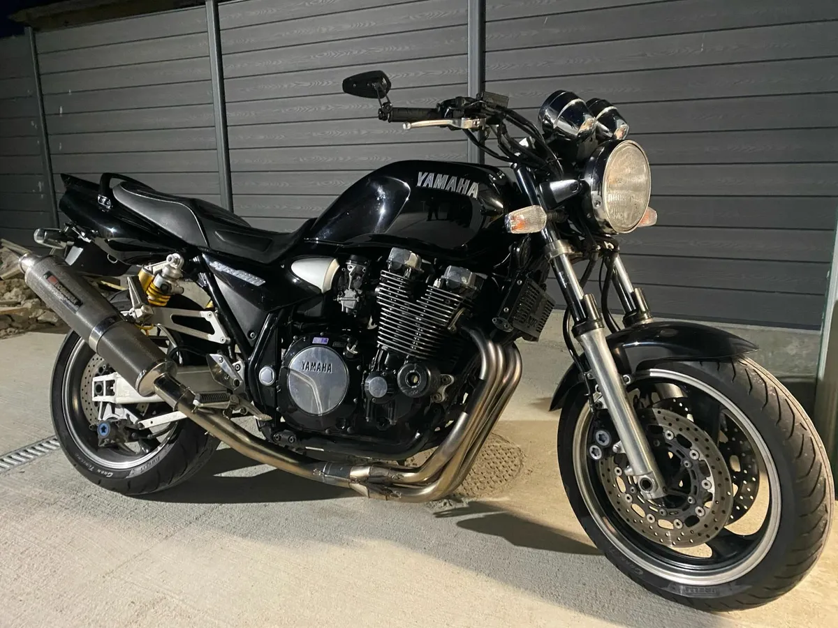 YAMAHA XJR 1300 - Image 1