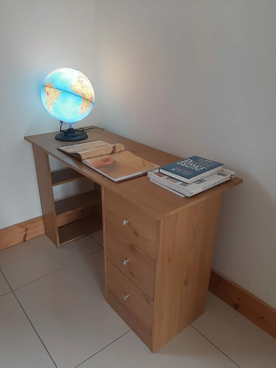 Office Chair & Desk - Image 4