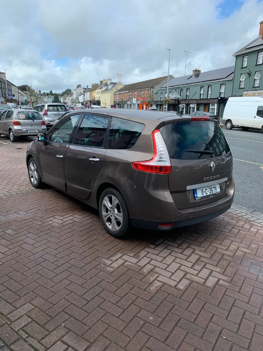 Renault Grand Scenic 2011 - Image 1