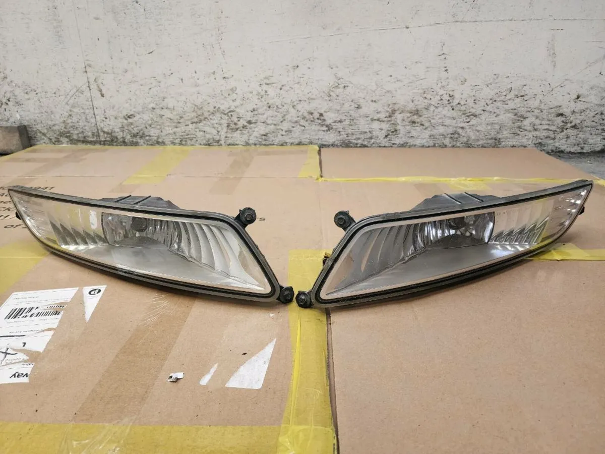 FRONT Ford mondeo mk5 fog lamps (VIGNALE) - Image 1