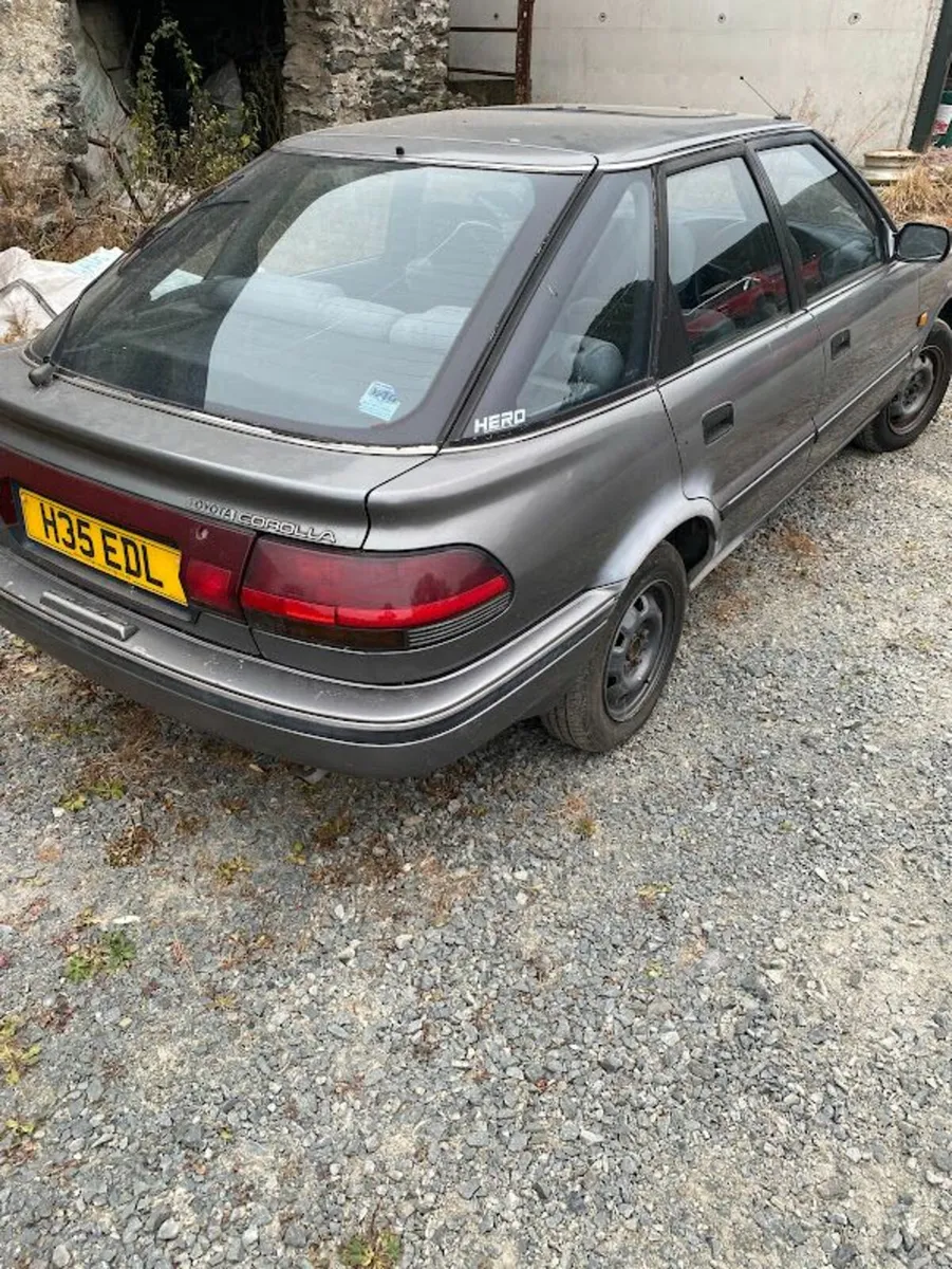 COROLLA - Image 2