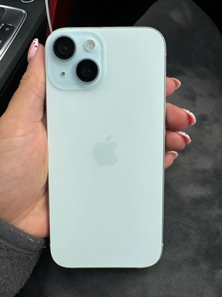 Apple Iphone 15 - Image 3