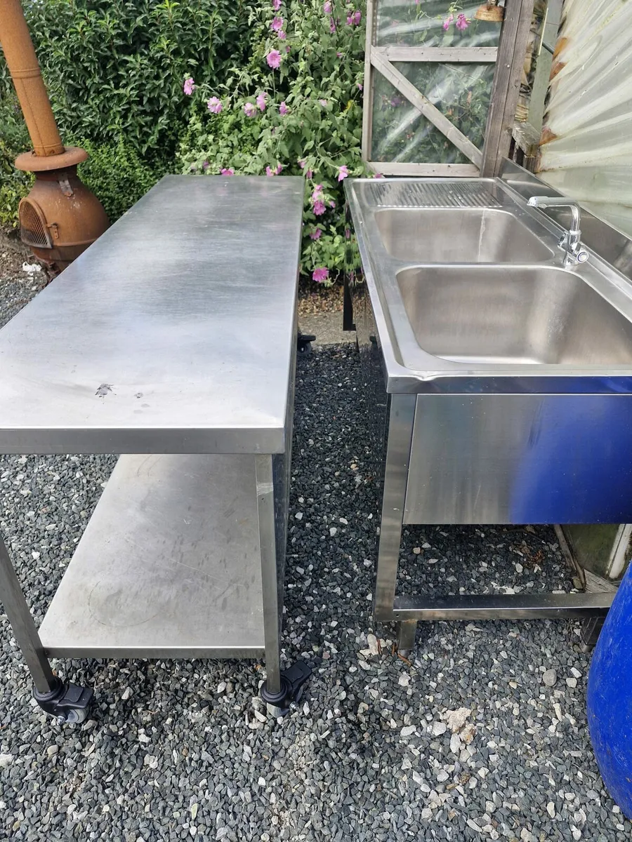 Stainless steel sink + table - Image 1
