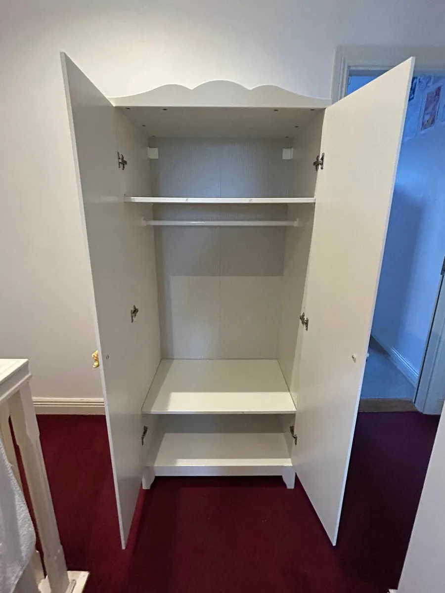 Kids/baby wardrobe - Image 2