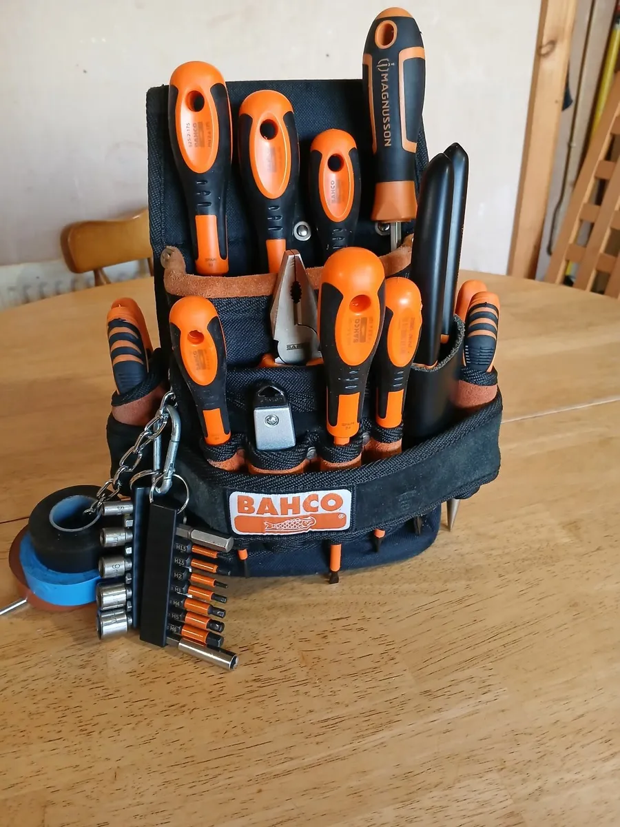 Electricians tool pouch - Image 1