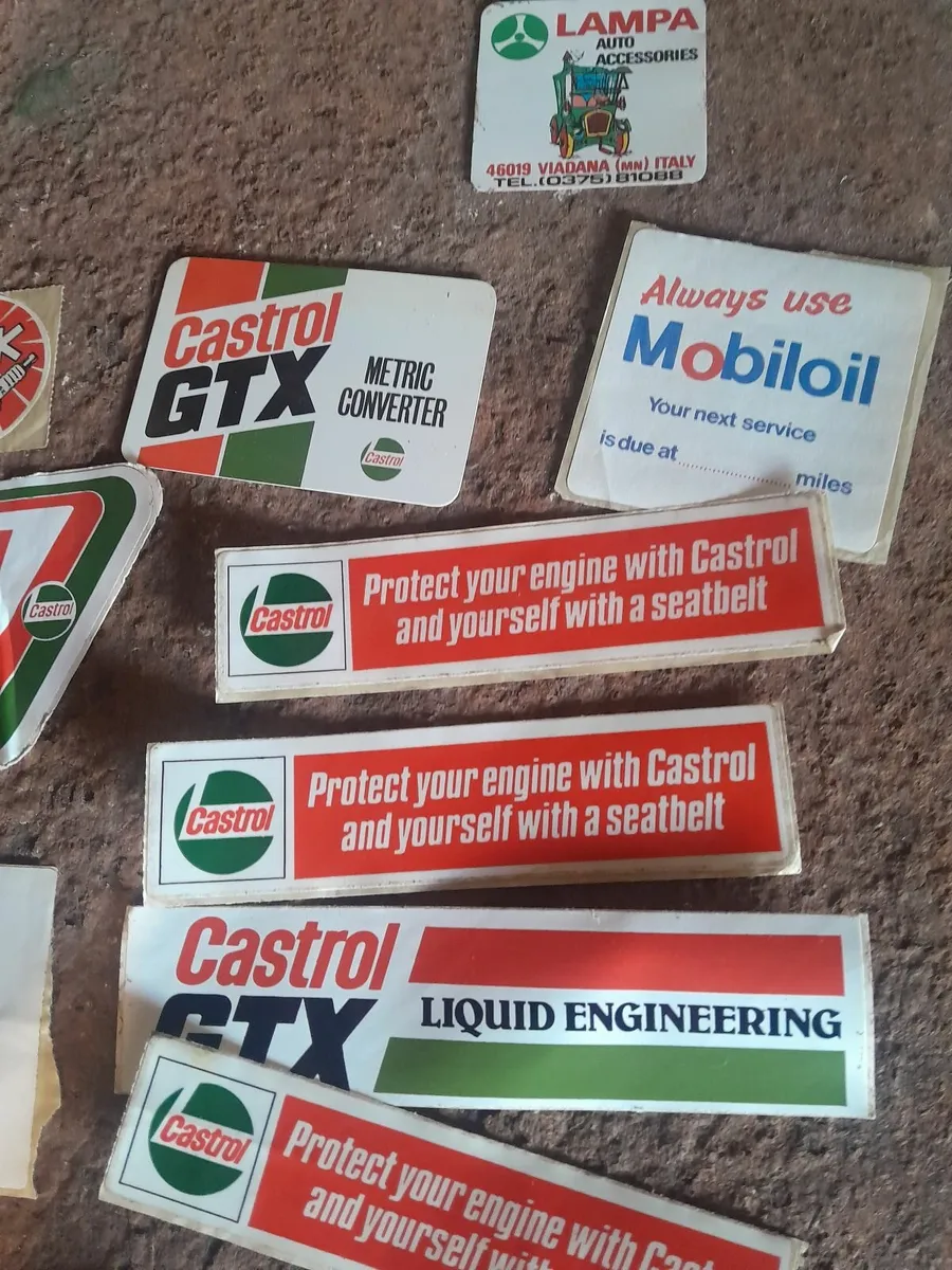 Ten vintage stickers - Image 1