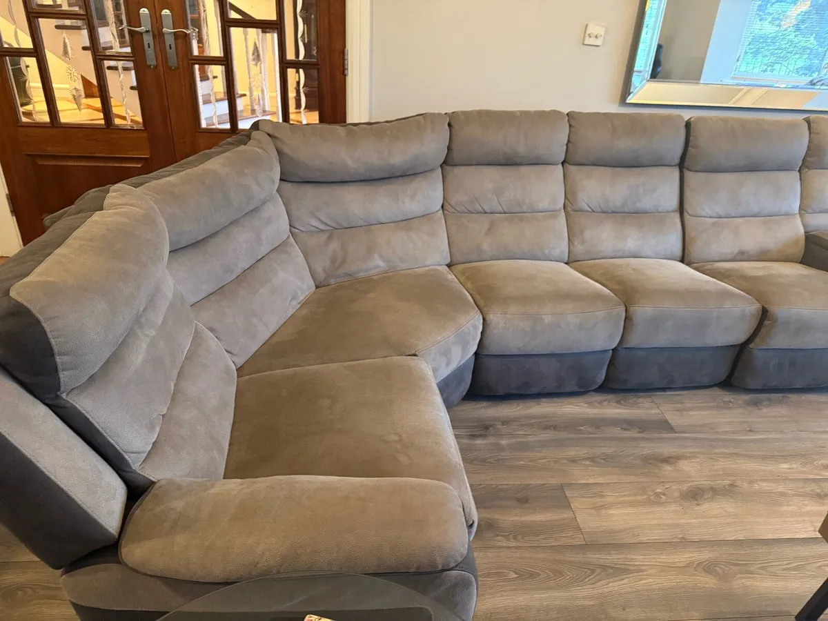Modular corner couch - Image 1
