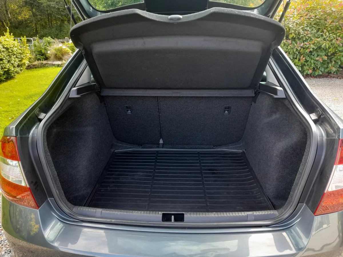 Skoda Rapid 2018 - Image 2