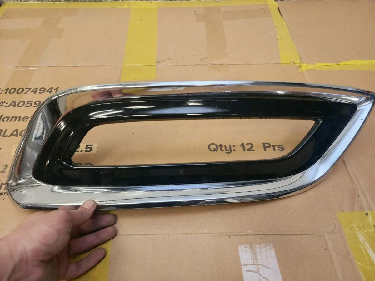 Ford Mondeo mk5  2018 Fog chrome with plastic - Image 1