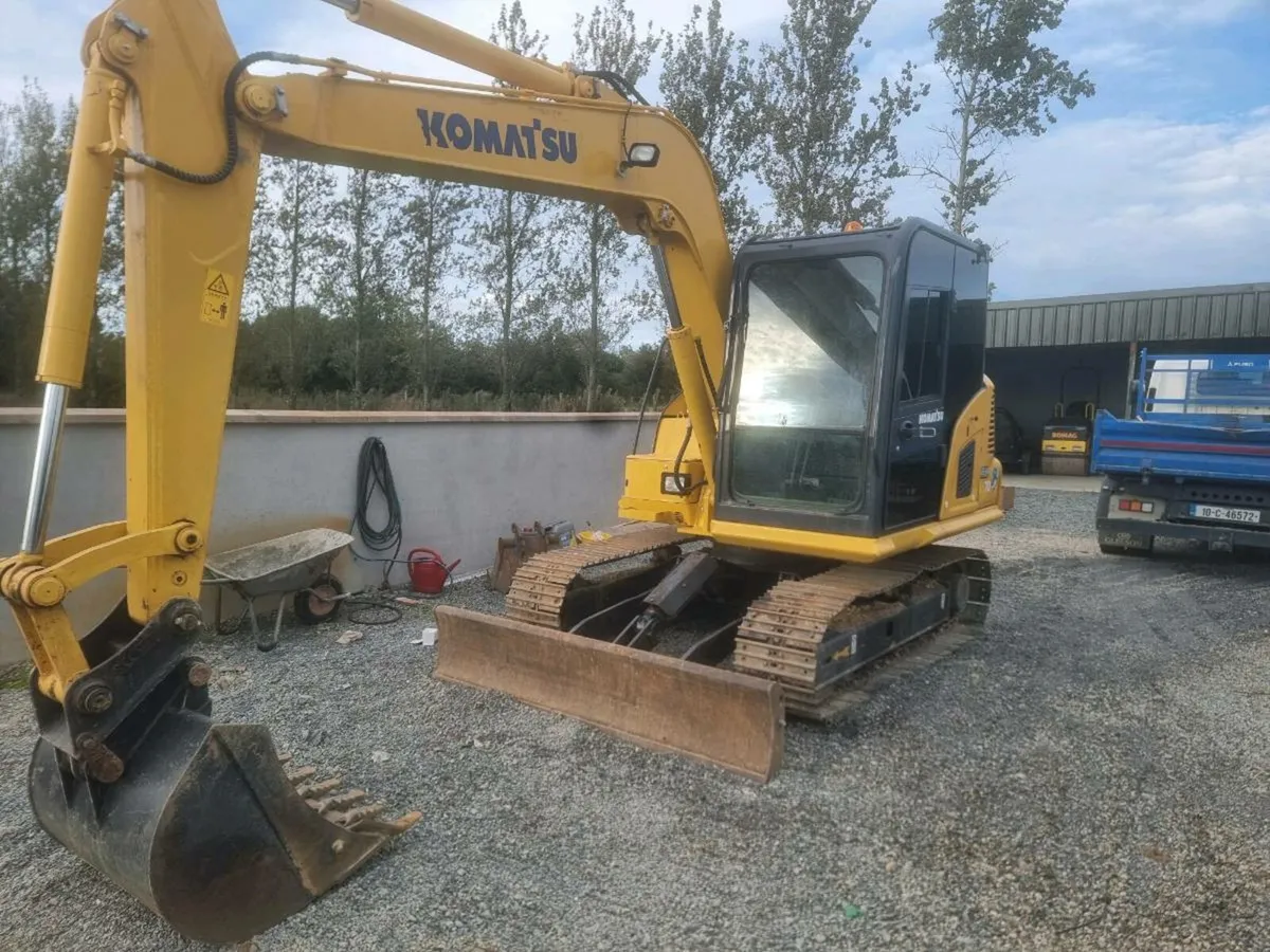 Komatsu 7ton digger - Image 1
