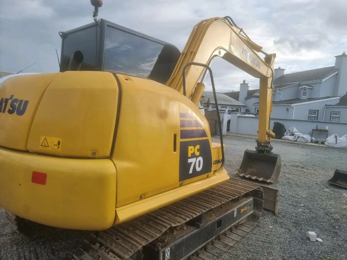 Komatsu 7ton digger - Image 3