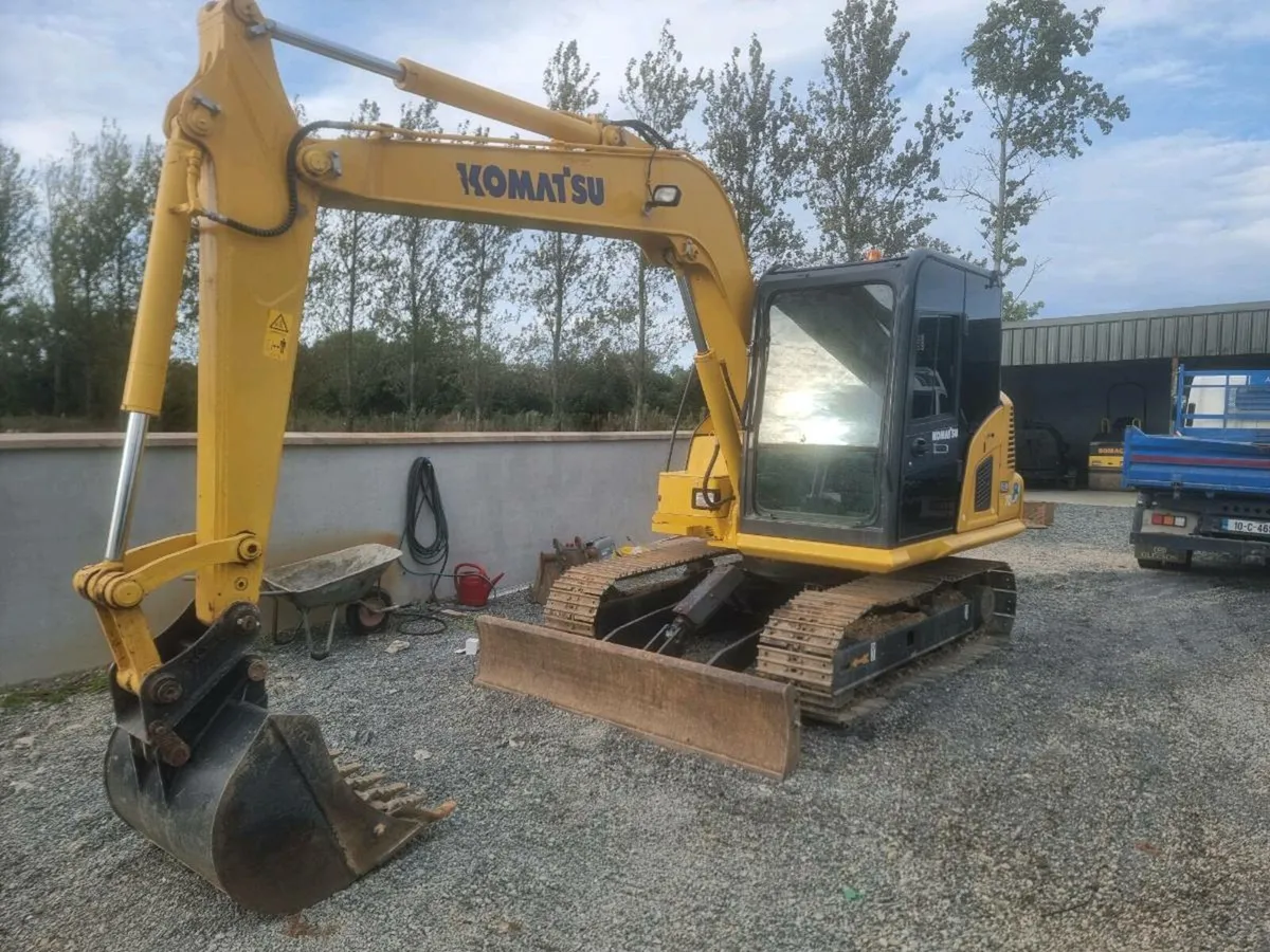 Komatsu 7ton digger - Image 4
