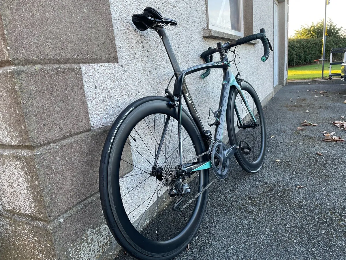 Bianchi Oltre XR2 - Ultegra Di2 - Image 3