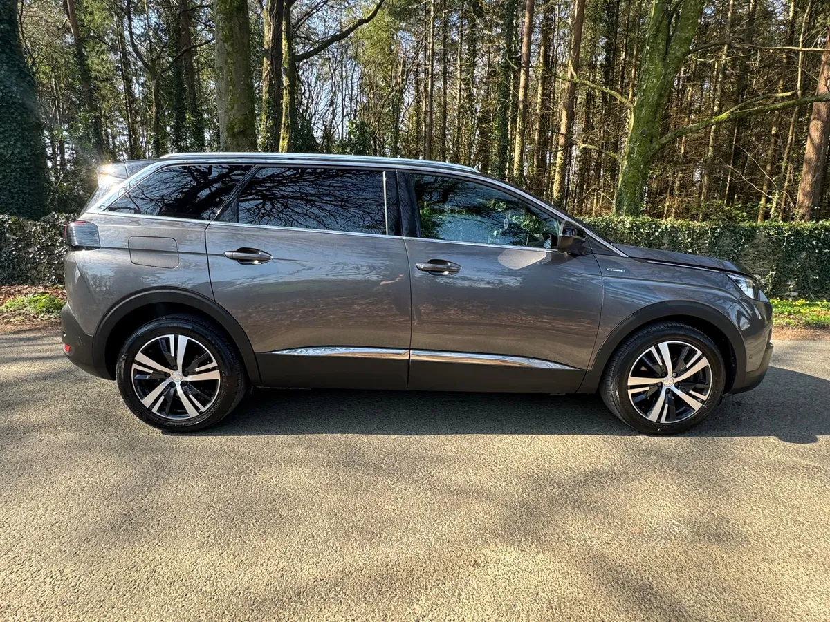 201 PEUGEOT 5008 GT LINE MEGA SPEC AS NEW - Image 3