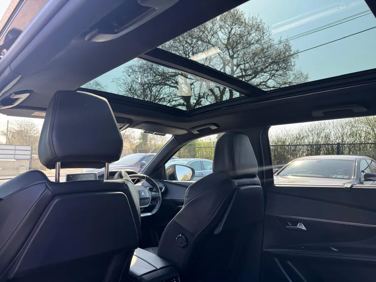 201 PEUGEOT 5008 GT LINE MEGA SPEC AS NEW - Image 4