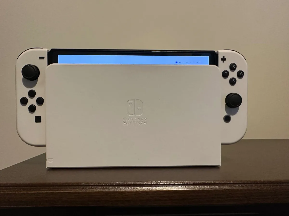 White Switch Oled 64GB - Image 1