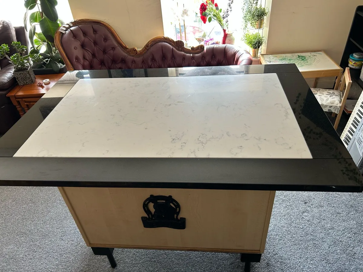 Kitchen Island - Image 2