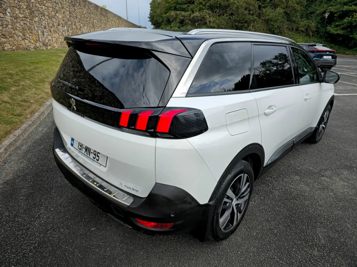 2019 PEUGEOT 5008 ALLURE 1.5 BLUE HDI 130 👀 - Image 2