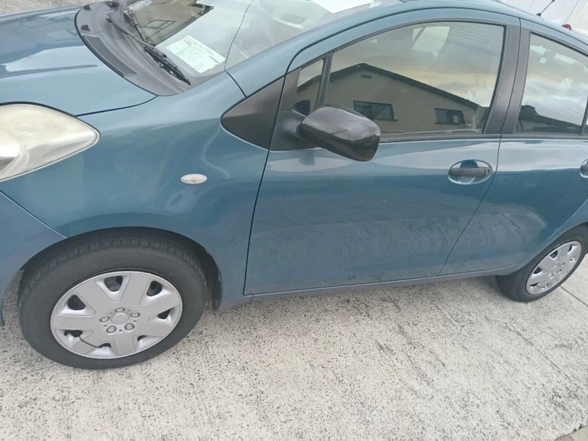 Toyota yaris - Image 2