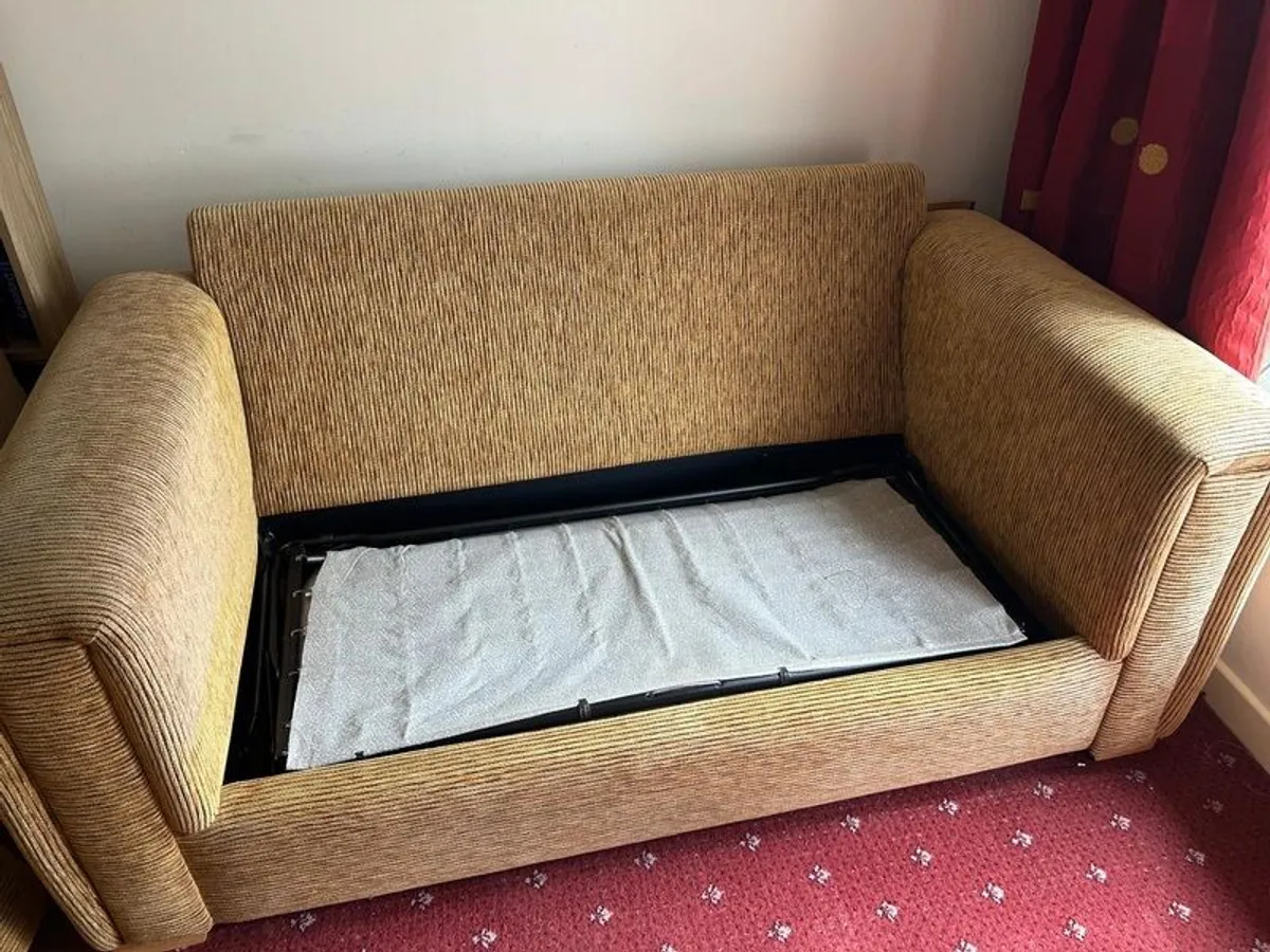 Couch - fold out bed - Image 3