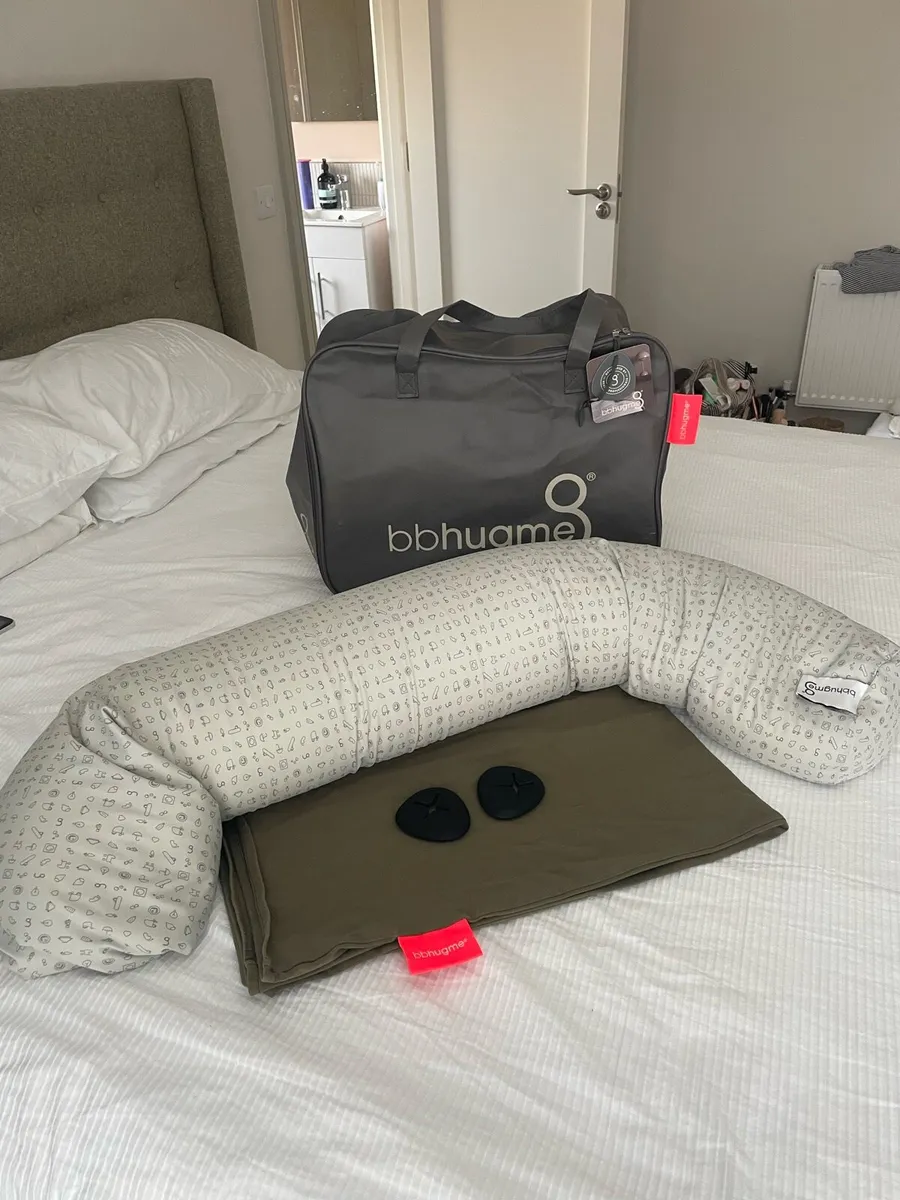 Bbhugme Pregnancy / Feeding Pillow - Image 1