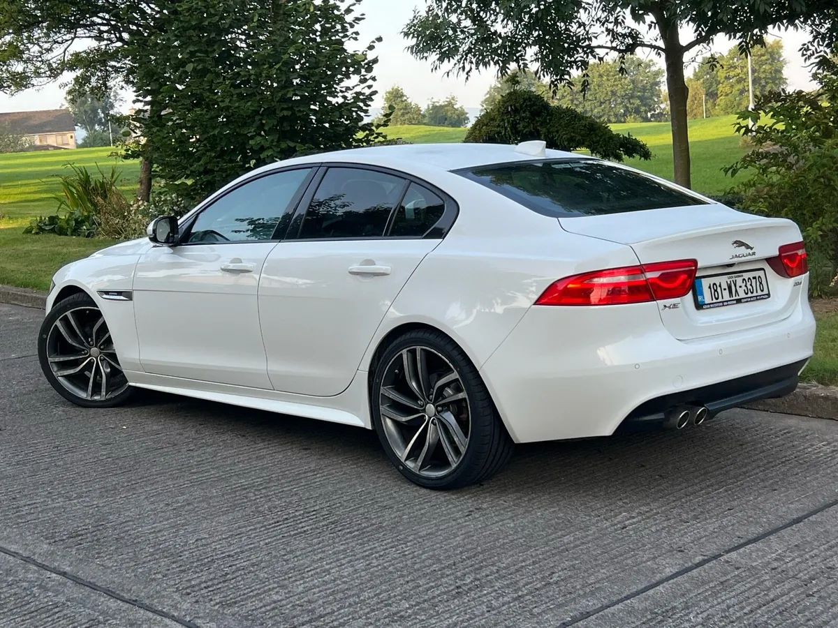 181 JAGUAR XE R-SPORT 2.0 DIESEL AUTOMATIC - Image 4