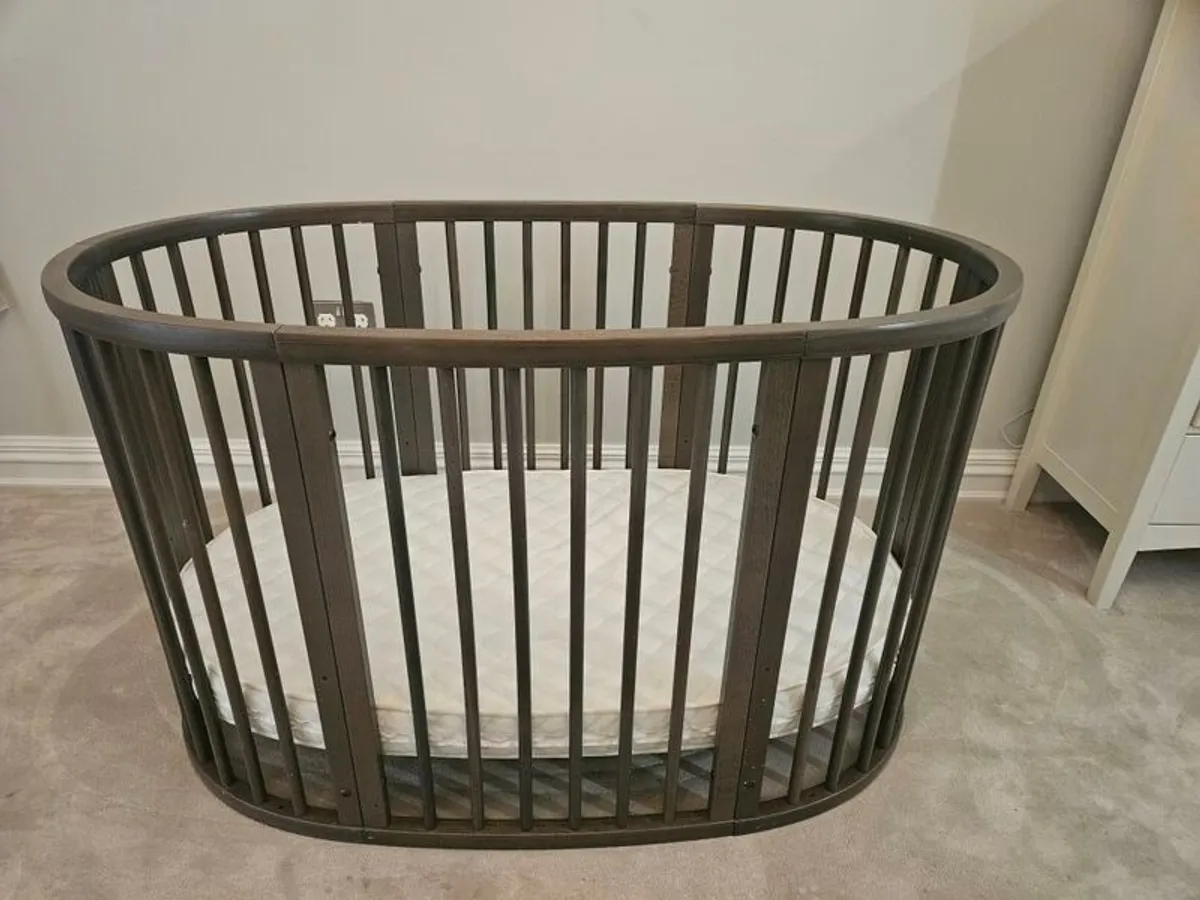 Stokke Sleepi Crib newborn to toddler - Image 1