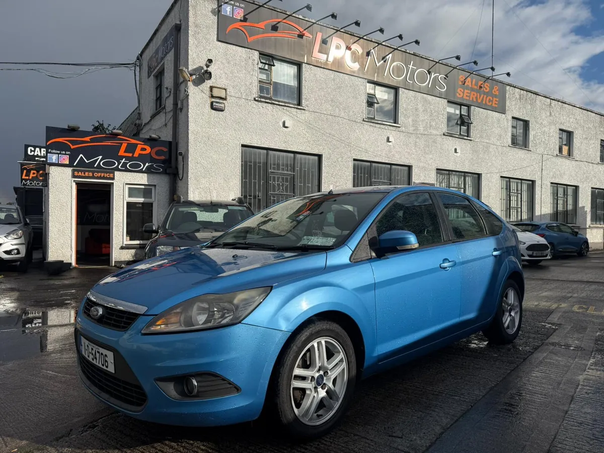 Ford Focus 2011 - Image 2