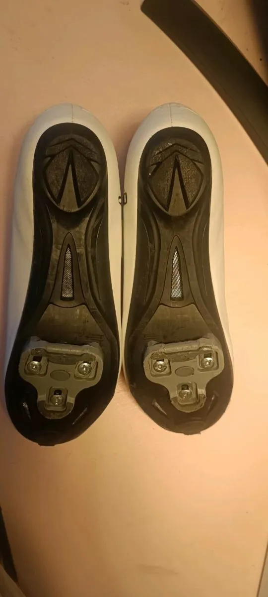Dhb road cycling shoes and pedal bundle - Image 3