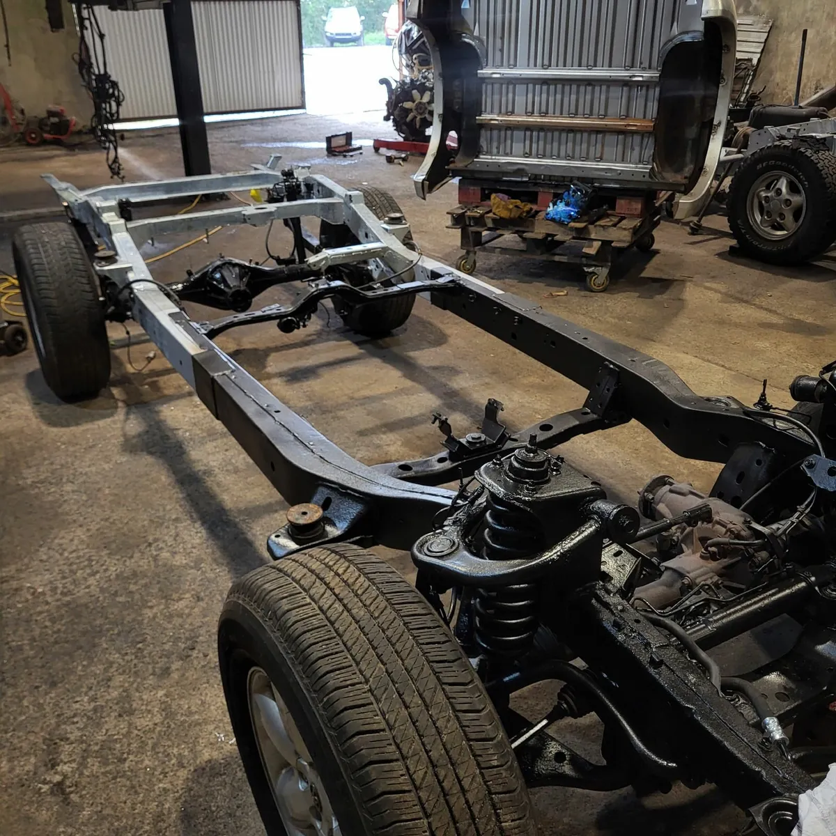 Hilux and landcruiser chassis - Image 3