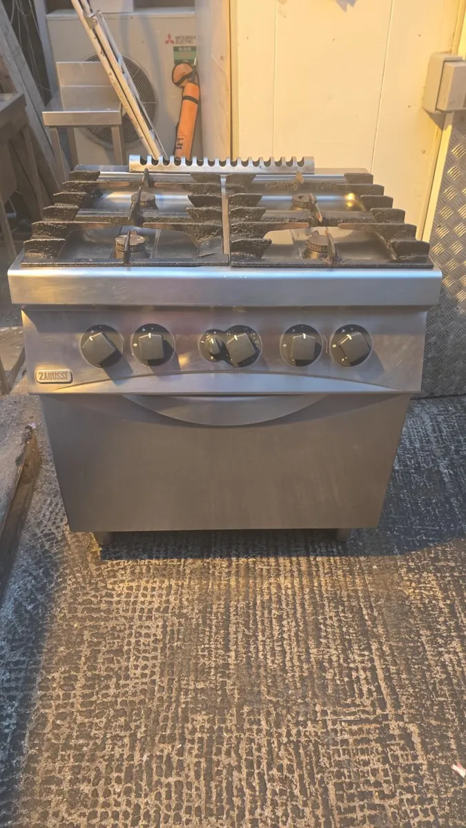 4 ring commerical gas ring burner with oven - Image 1