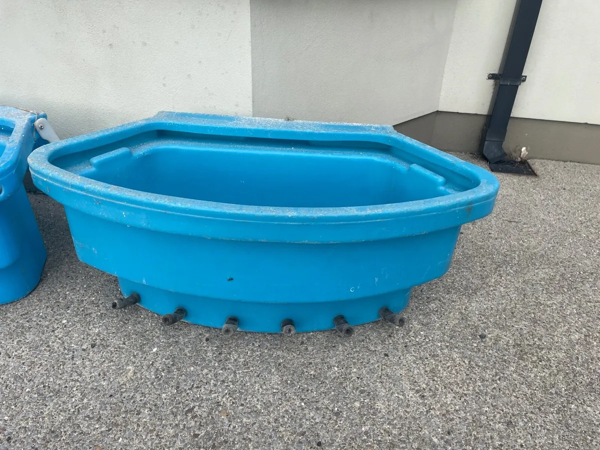 JFC Eazyflow 6 Teat Calf Feeder x3 - Image 1