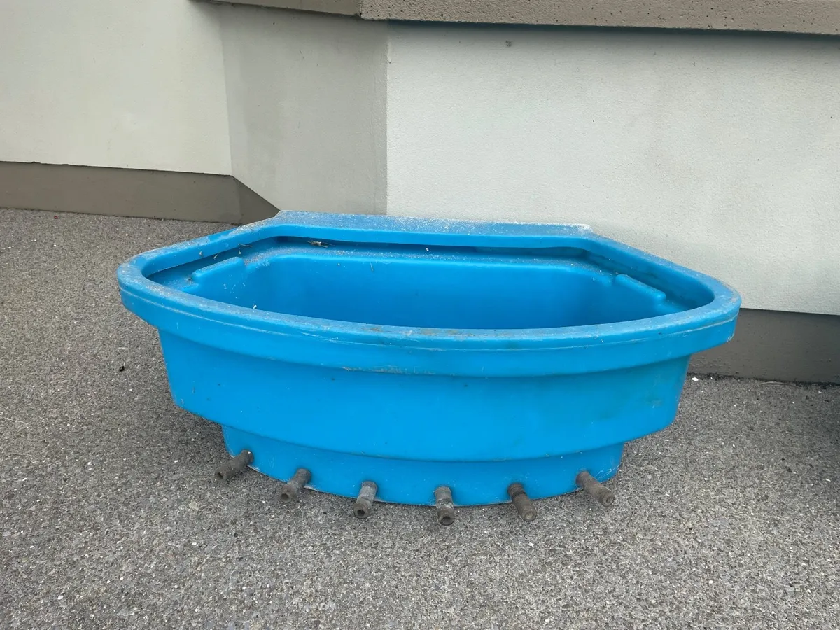 JFC Eazyflow 6 Teat Calf Feeder x3 - Image 3