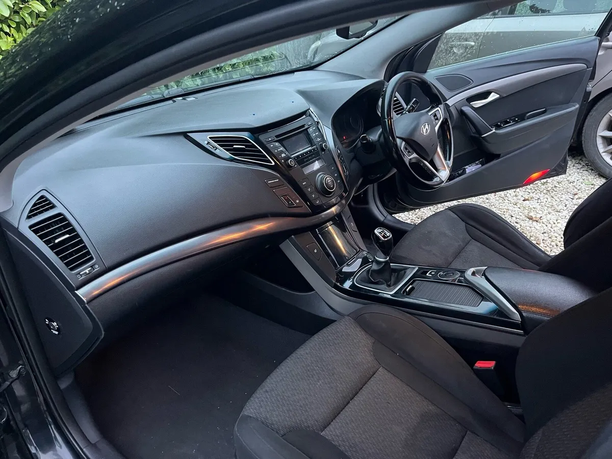Hyundai I40 - Image 2
