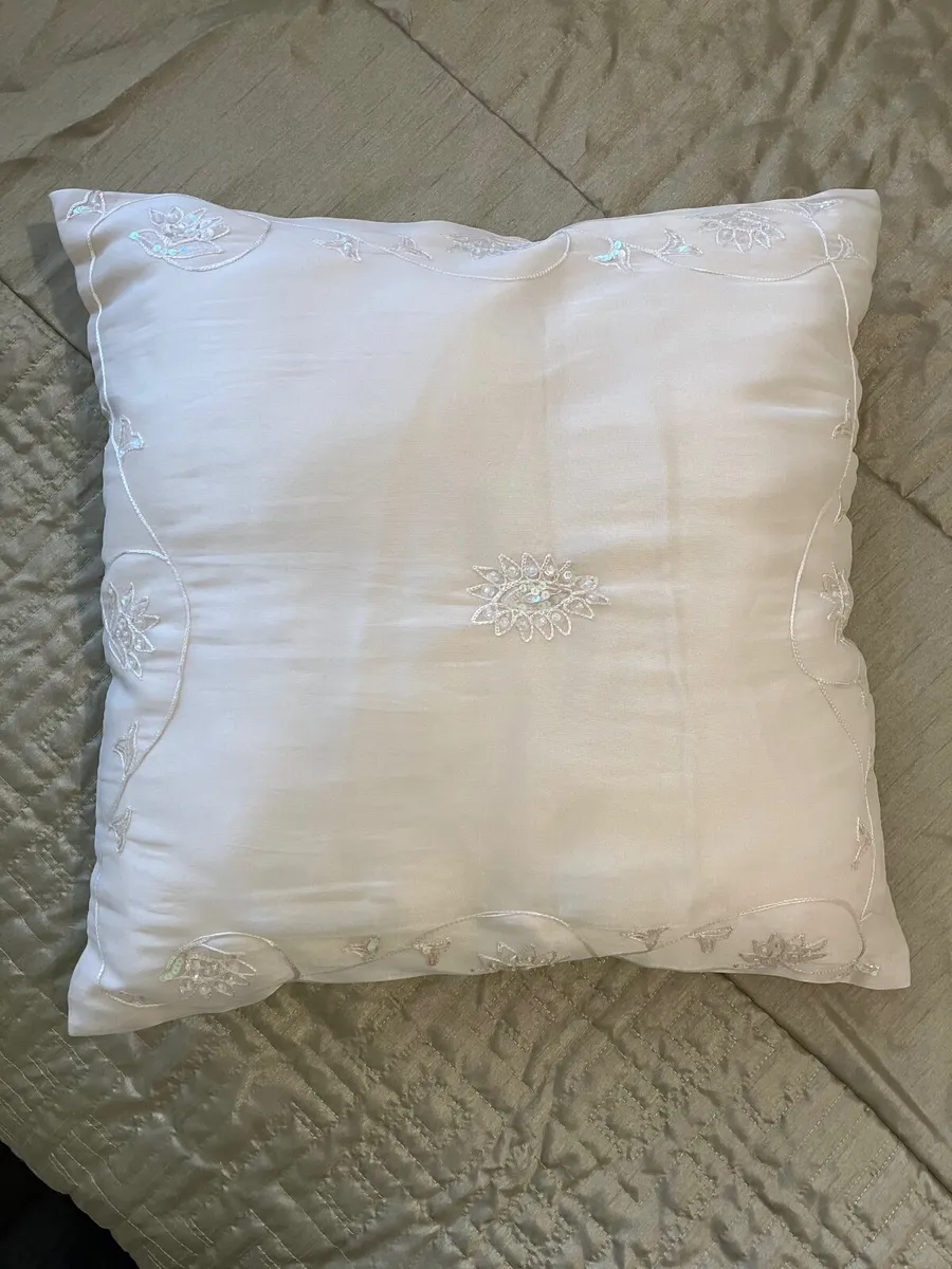 Set of 3 Lovely Cream Sequin Cushions - €10 - Image 3