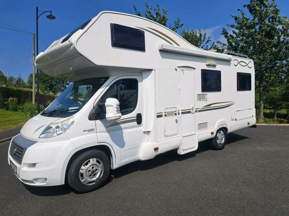 Camper van - Image 1