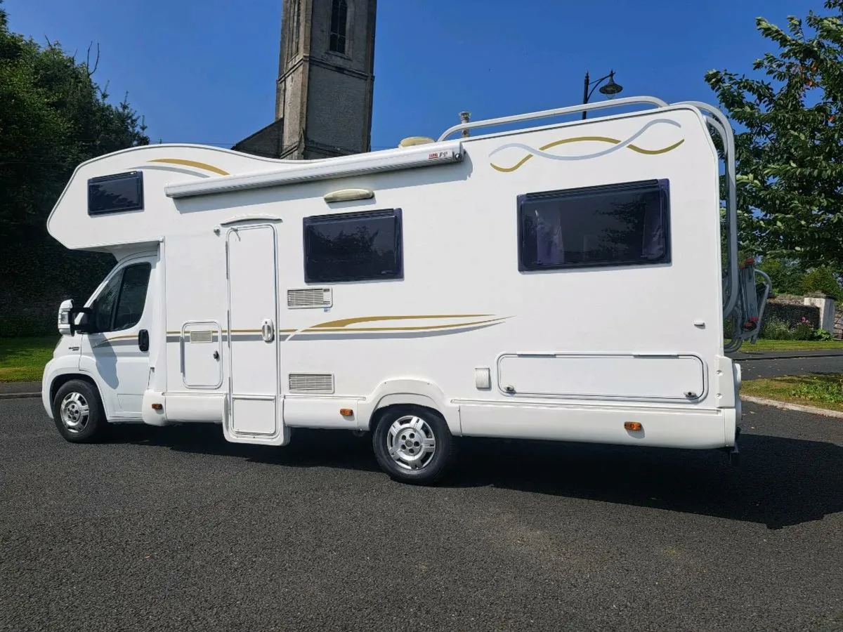 Camper van - Image 2