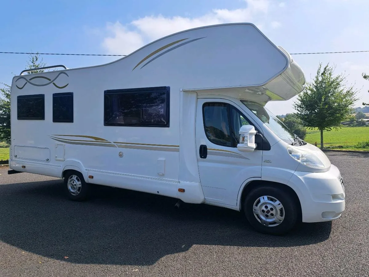 Camper van - Image 4